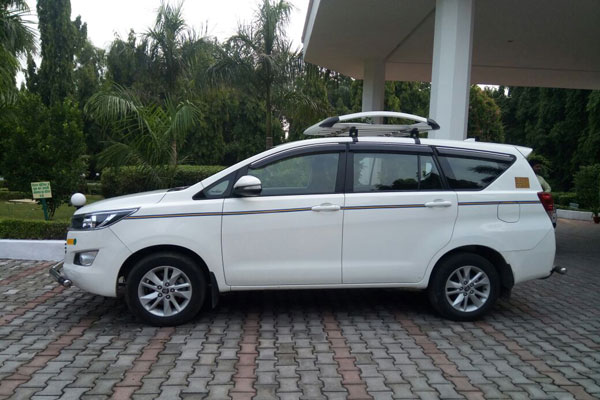 Business class taxi Trivandrum